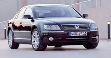 VW plans to relaunch Phaeton in U.S. as Passat cools